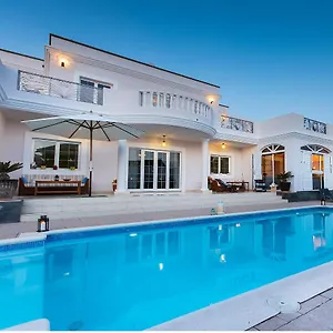 https://villa-azahar.in-canary-islands.com